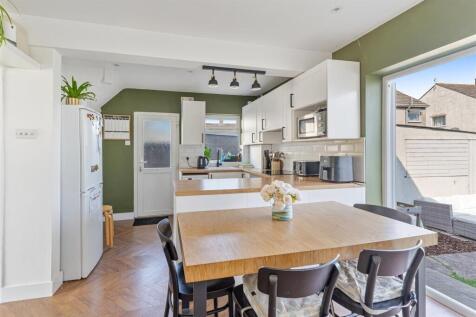 Kitchen Diner 3.JPG