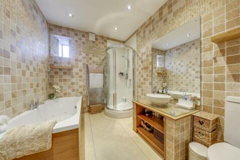 En Suite Bathroom