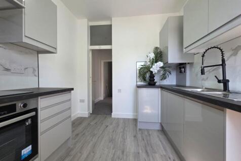 Oxford Gardens, Stafford, ST16 3JD photo 3