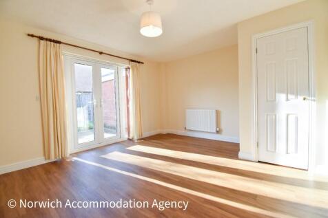 Roe Drive, Norwich, Norfolk, NR5 photo 2