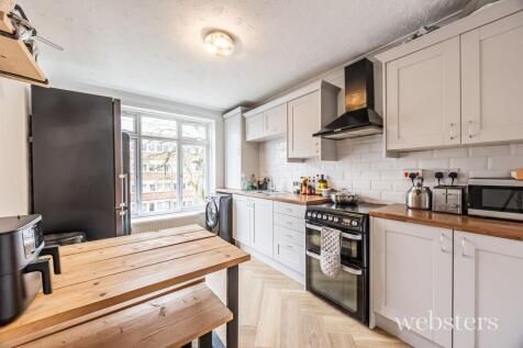 Kitchen / Breakfast Room