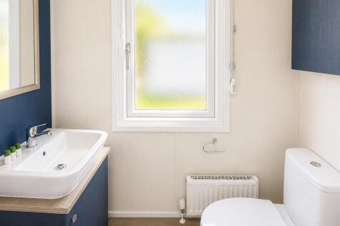 FH 6 - toilet.jpeg