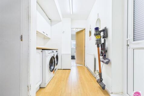 Toulmin Drive, Swadlincote (1).jpg