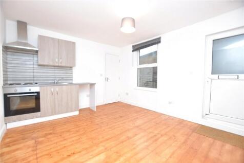 London, SE25 - property photo