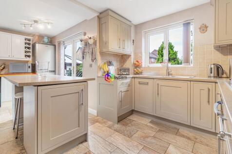 Kitchen / Breakfast Room