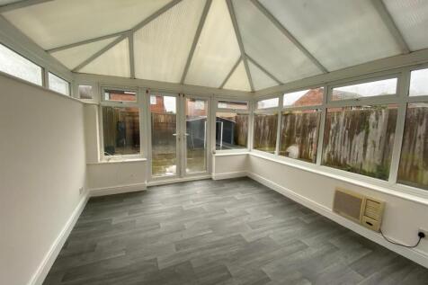 Featherby Drive, Glen Parva, Leicester photo 4