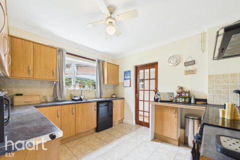 Ely, CB6 - property photo