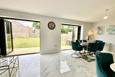 living/kitchen/dinin