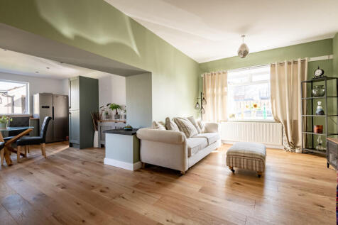 Open Planned Livi...