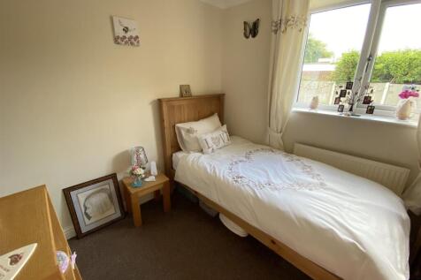 Bedroom no.2 rear double: