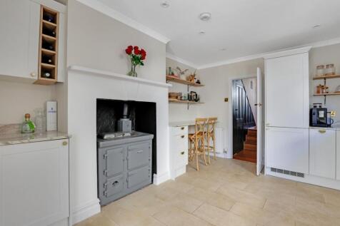 14-8aa6JHPropWorld - 121a Venner Road - 13.jpg