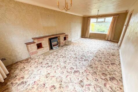 Sitting &amp; Dining Room