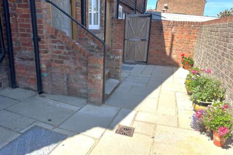 Courtyard.jpg