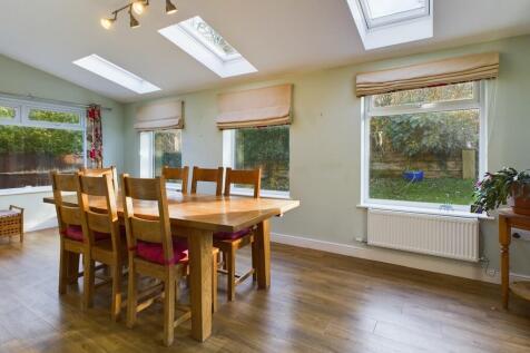 CAM02854G0-PR0306...