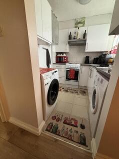 2 bed ground floor flat
