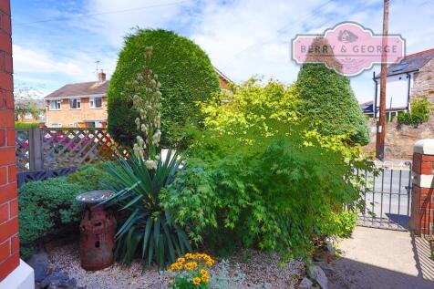FRONT  GARDEN