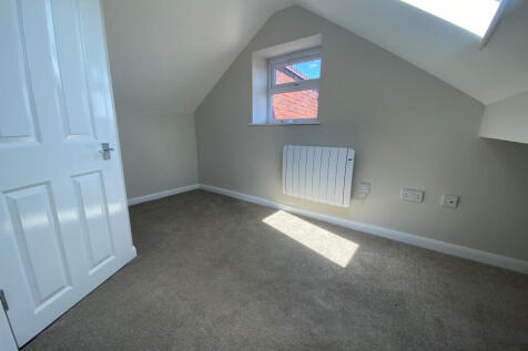 Main Road, Sheffield, South Yorkshire, S9 photo 5
