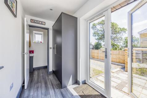 29 Wraysbury Park Drive, Emsworth-PorticoMarketing