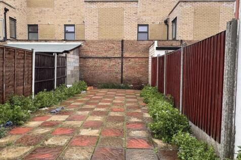 21, Thorpe Road London, E6 2HS