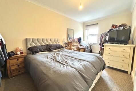 Knights Court, Canvey Island photo 4