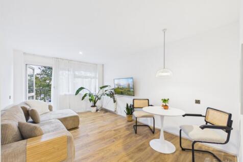Living room- Mark Stephens EweMove Newmarket and S