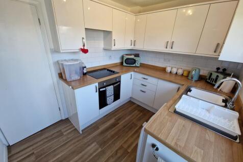 Spillers Close, Bridgwater, Somerset photo 3
