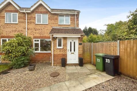 3-bed semi-detached on Hawthorn Drive, Scarning, DEREHAM, NR19, £1,050/mo