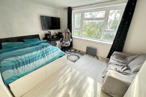 Viceroy Court, High Street South, Dunstable, Bedfordshire, LU6 3HW photo 4