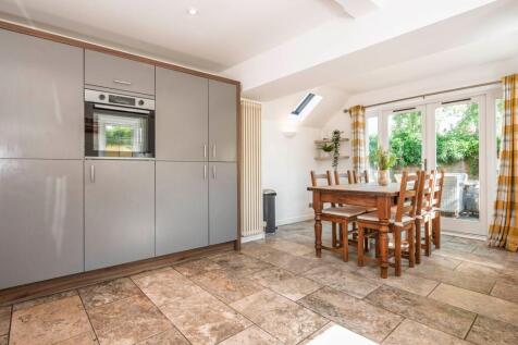 Kitchen &amp; Dining Area