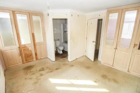 Master Bedroom.jpg