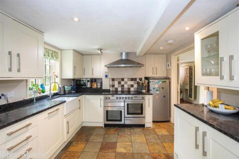 34 - New kitchen.jpg