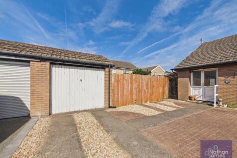 Single Garage &amp; Off road parking