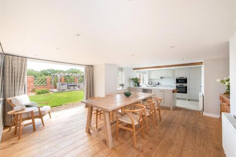 Kitchen/Breakfast Rm