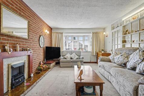 Lounge/Sitting Room