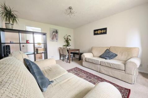 Abbotsbury Court, Horsham, RH13 photo 3