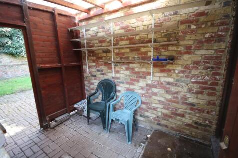 shed b.JPG