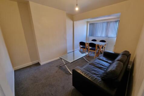 6 Northway, Leamington Spa photo 2