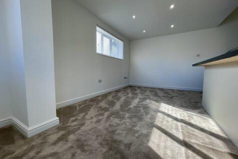 Ravensthorpe Drive, Loughborough photo 4