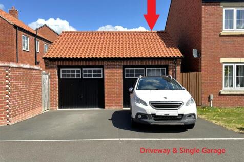 Driveway &amp; Single Garage 978