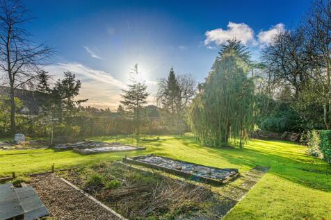 6 bed, 3 bath Detached in Sheffield - Photo 41