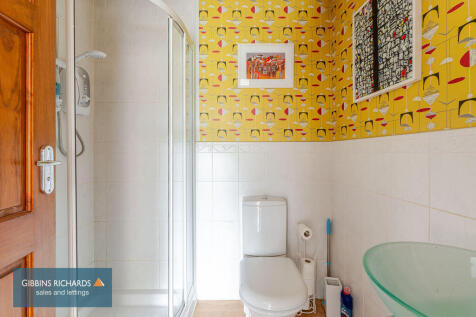 Studio shower room 