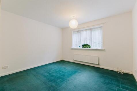 Bedroom 1.jpg