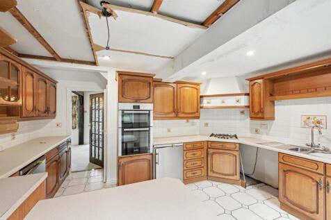 Kitchen_2.jpeg