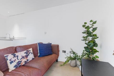 Hill House, Highgate Hill, Islington, London photo 4