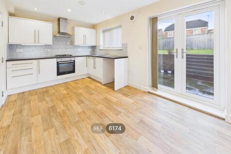 Kitchen / Dining area