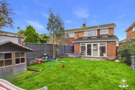 EweMove Estate Agents Basingstoke - Poplar Close -