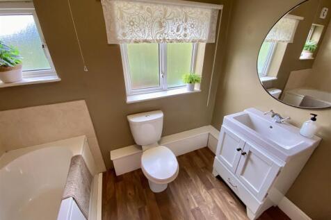 Bramleys Estate Agents - Moor Lane - Gomersal (31)