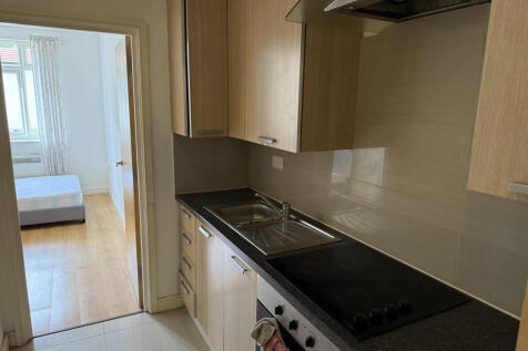 Flat 4, Simon Court, London, NW4 3RR photo 4