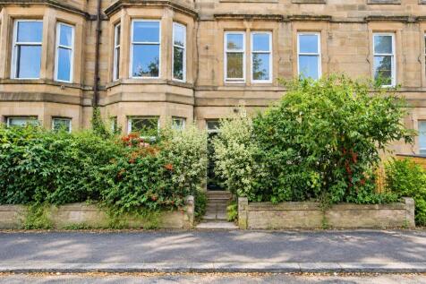 1-bed flat on Chancelot Terrace, Trinity, Edinburgh, EH6, £1,100/mo