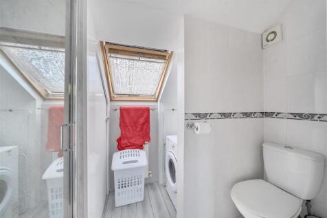 Links Way - En-suite.jpg